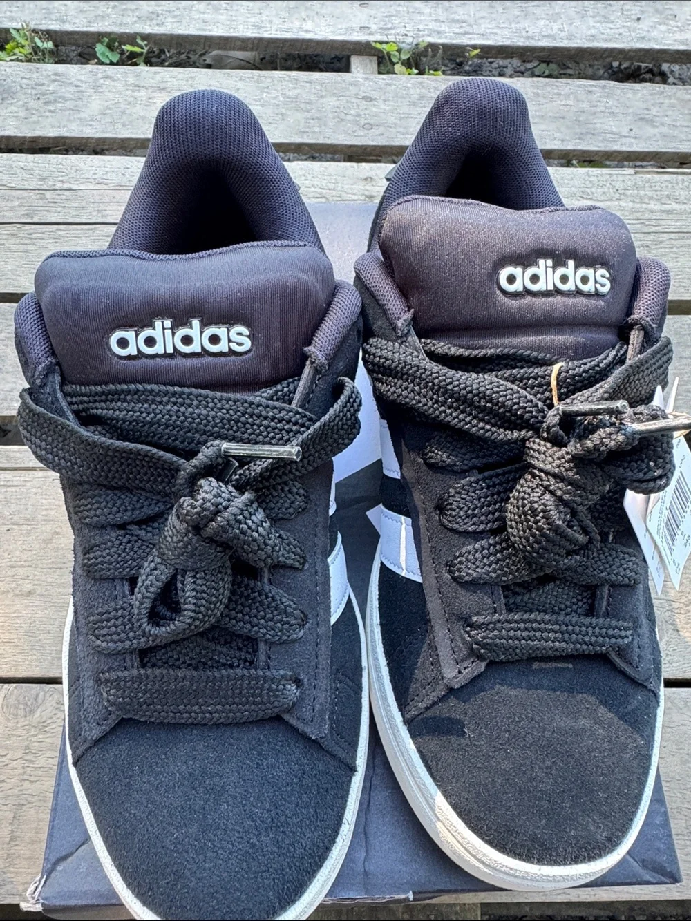 adidas Women’s Black and White Low-Top Sneakers 7.5